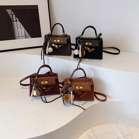 Classic Trapezoid Shape Handbag Faux Leather Shoulder Crossbody Bag With Baseball Charm Metal Lock Fashion Women Tote Bag