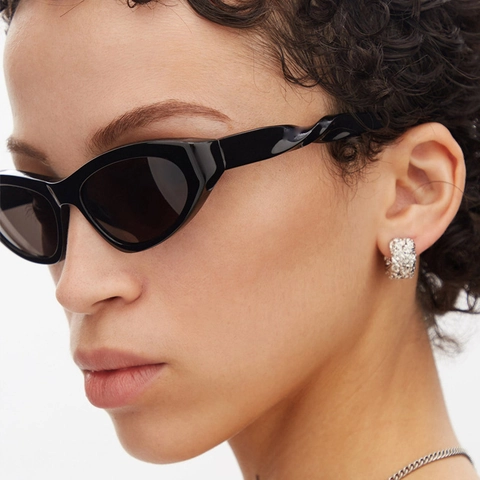 Gafas De Sol Cat Eye Montura PC Patillas Retorcidas Protección UV400 Retro Hip Hop Estilo Ins Montura Pequeña Mujeres
