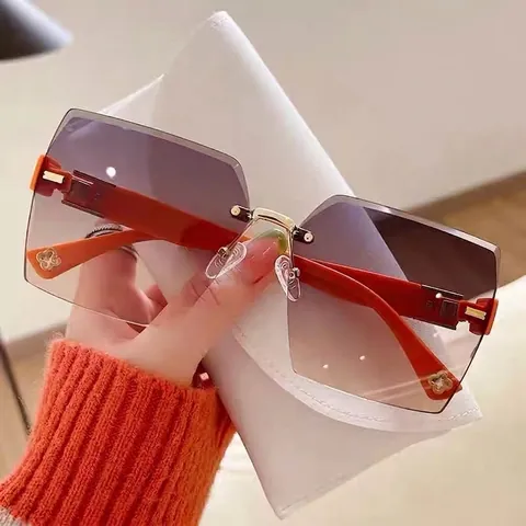 Fashion Oversized Square Rimless Sunglasses For Women UV400 Protection PC Gradient Lenses Metal Decor Eyewear