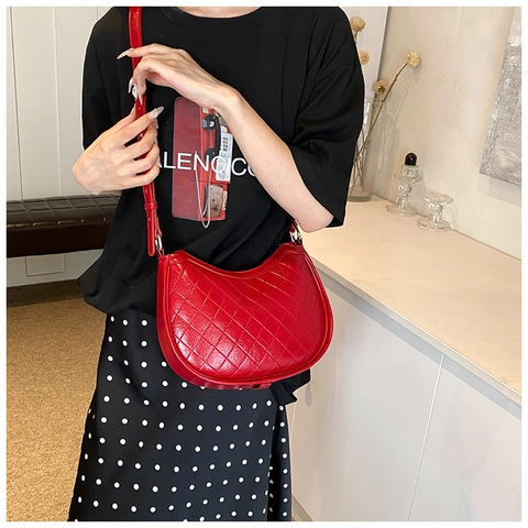 Bolso Hobo de Cuero PU Acolchado de Diamantes Mujer Minimalista de Axila Color Sólido Bolso de Media Luna Para Uso Diario