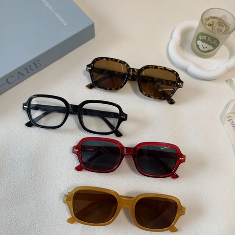 Vintage Square Sunglasses UV400 Protection Oversized Resin Frame Fashion Eyewear Rivet Decoration Unisex
