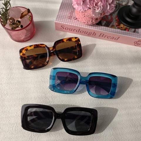 Occhiali Da Sole Quadrati Retro Montatura In Resina Lenti PC Protezione UV400 Spiaggia Moda Vintage Colore Gelatina Unisex