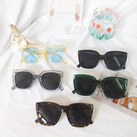 Fashion Square Oversized Sunglasses Retro UV400 Protection Plastic Frame Metal Rivets For Women Men