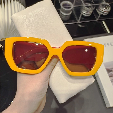 Fashion Large Square Sunglasses Vintage Oversized PC Frame UV400 Protection Trendy Eyewear For Women Men