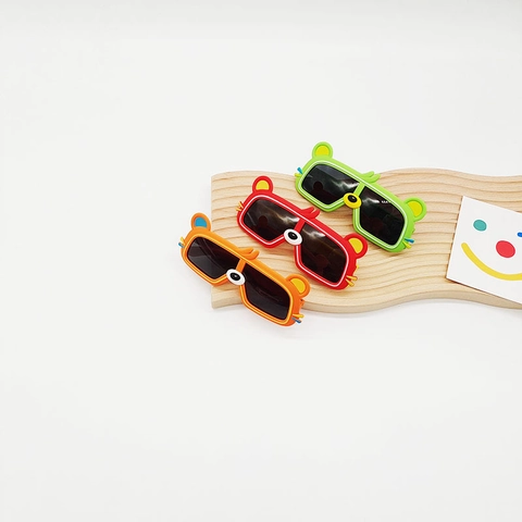 Occhiali Da Sole Per Bambini Forma Orso Cartone Animato Montatura TPEE Lenti PC Protezione UV400 Viaggio Aperto Ragazzi Ragazze