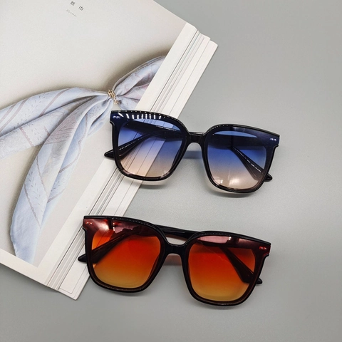 Fashionable Oversized Square Sunglasses Retro Rivet Frame UV Protection Trendy Travel Outdoor Eyewear For Women Men