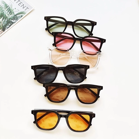 Gafas De Sol Cuadradas Retro Montura De Plástico Con Remaches De Puntos Plateados Protección UV400 Gafas De Moda