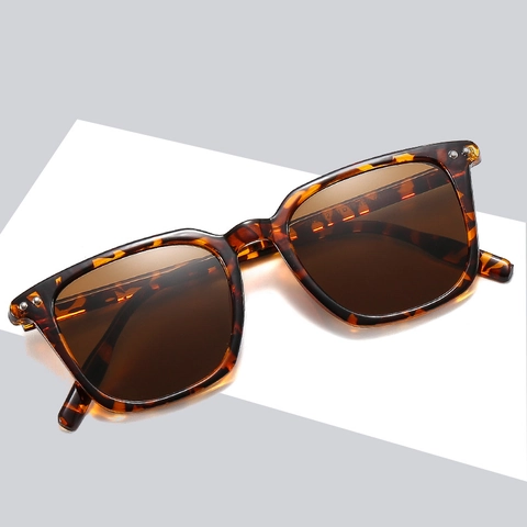 Square Sunglasses UV400 Protection Retro Fashion Rivet Decor Plastic Frame For Outdoor Travel Street Style Women Men