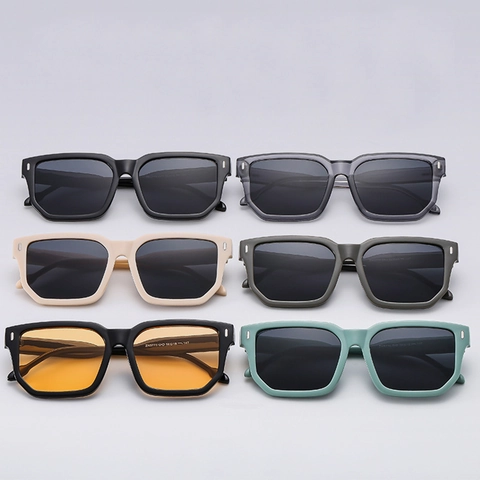 Fashion Square Sunglasses Retro Oversized UV400 Protection Eyewear With PC Frame For Men Women
