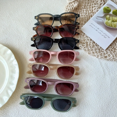 Retro Square Sunglasses Resin Frame AC Lens Metal Rivet UV400 Polarized Chic Urban Vintage Small Frame For Men Women