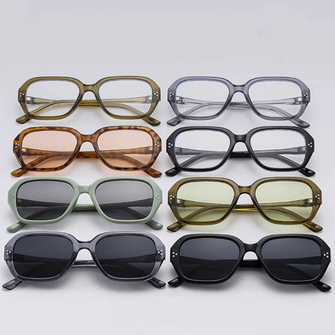 Retro Square Sunglasses Men Women UV400 Protection Vintage Oversized PC Eyewear With Metal Rivets Decoration