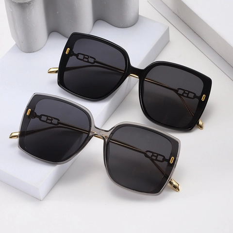 Fashion Square Oversized Sunglasses Plastic Metal Frame UV400 Protection Trendy Retro Eyewear For Women Outdoor Travel
