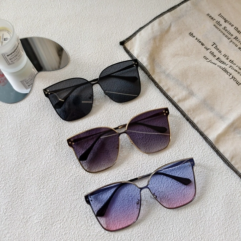 Fashion Oversized Square Sunglasses Metal Frame UV400 Protection Gradient Lens Rivet Decor Retro Eyewear For Women Men