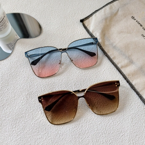 Fashion Oversized Square Sunglasses Metal Frame UV400 Protection Gradient Lens Rivet Decor Retro Eyewear For Women Men