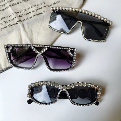 Dames Oversized Zonnebril Strass Diamant Luxe Mode Fonkelende Partij Trendy UV400 Bescherming PC Frame