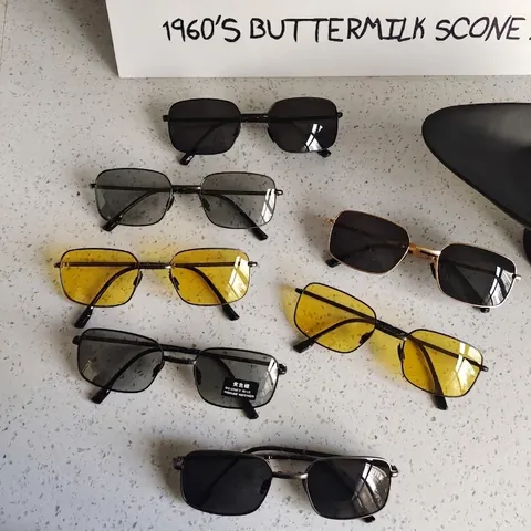 Retro Folding Sunglasses Metal Frame Photochromic Square Eyewear For Men Women Night Vision Fashion
