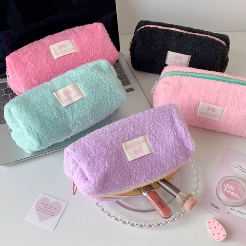Trousse à Crayons en Peluche Grande Capacité Laine d'Agneau Douce Sac à Maquillage Pochette de Rangement Papeterie Étudiants