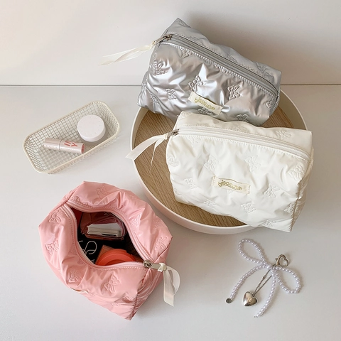 Bolsa de Cosméticos con Relieve de Mariposa para Mujer Portátil Impermeable Poliéster PU Bolsa de Almacenamiento de Maquillaje