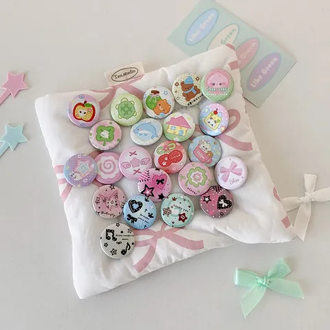 Round Tinplate Cartoon Badge Set Cute Animal Star Heart Pin For Backpack Decoration Kawaii Japanese Style Brooch Accessories
