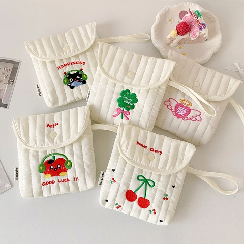 Gesteppte Aufbewahrungstasche Bestickte Baumwolle Polyester Tragbare Damenbinden Kosmetik-Organizer Reisetasche Knopf