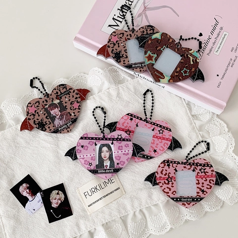 Llavero De Soporte Para Fotos De Acrílico En Forma De Corazón Con Alas De Murciélago Estampado De Leopardo Adorno De Bolsa