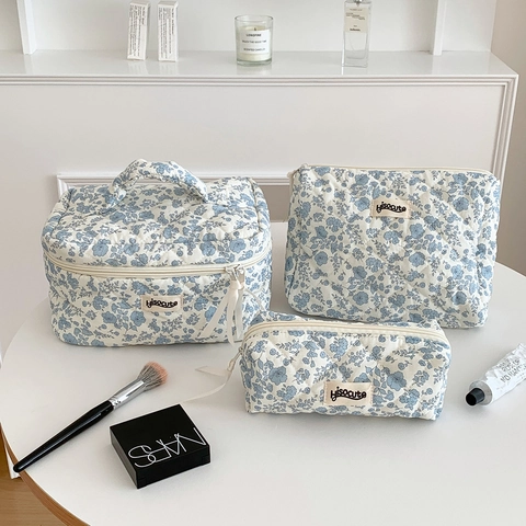 Women Quilted Cotton Floral Toiletry Bag Large Capacity Cosmetic Makeup Organizer Wash Bag With Portable Handle For Travel Home Storage Zipper Pouch