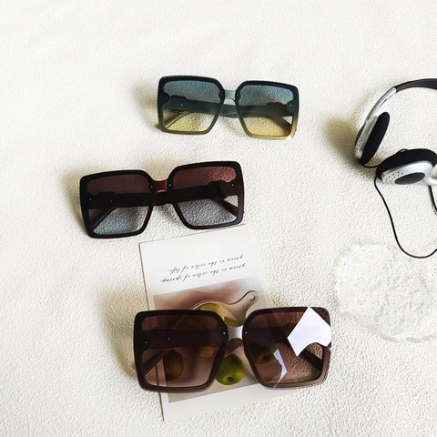 Oversized Square Sunglasses PC Frame Resin Lens UV400 Protection Retro Fashionable Trendy Eyewear For Men Women