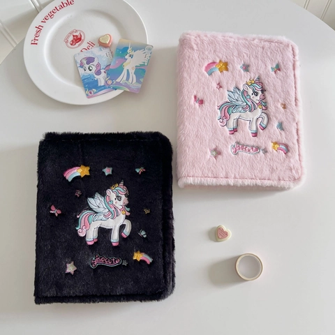 Simpatico Album Fotografico In Peluche Ricamo Unicorno Raccoglitore A5 Libro Collezione Carte Portafotocartoline