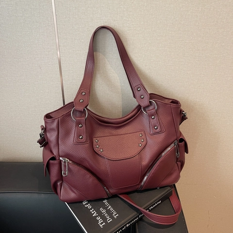 Large Capacity PU Leather Shoulder Bag Lychee Pattern Star Rivet Multi Pocket Motorcycle Style Retro Crossbody Tote Women