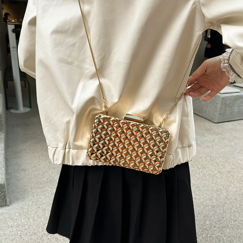 Sac de Soirée Irrégulier en Métal Avec Poignée en Perles Or Métallique Coque Rigide Pochette pour Femmes Mariage Fête Luxe Sac Chaîne