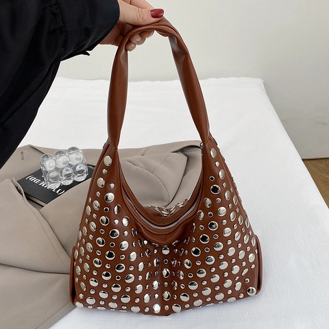 Vintage PU Leather Hobo Bag With Metal Rivets Punk Underarm Shoulder Bag For Women Fashion Rock Style Large Capacity