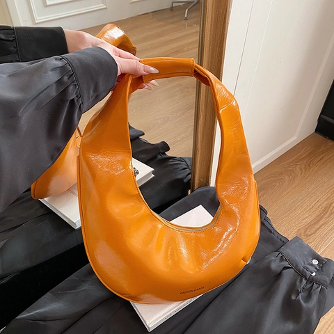 Bolso De Hombro Para Axila Para Mujer Cuero PU Brillante Bolso Hobo Media Luna Simple Moda Gran Capacidad Retro