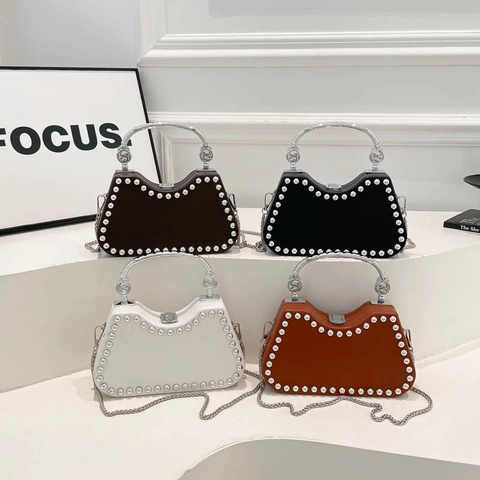 Sac Boîte à Rivets Mode pour Femmes Poignée en Métal Cuir PU Sac Bandoulière Chaîne Argent Sac à Épaule Vintage Fête Cadeau