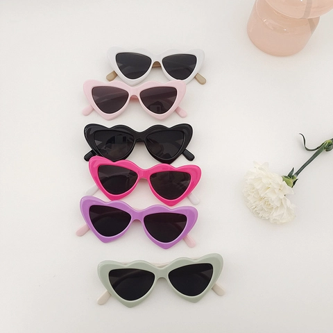 Lunettes De Soleil Enfants En Forme De Cœur Protection UV400 Monture En Résine Verres AC Œil De Chat Mode Voyage
