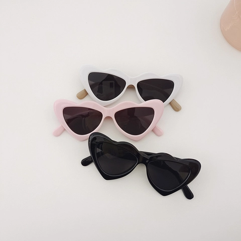 Lunettes De Soleil Enfants En Forme De Cœur Protection UV400 Monture En Résine Verres AC Œil De Chat Mode Voyage