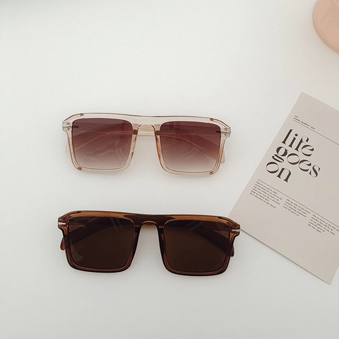 Vintage Square Sunglasses Large Frame UV400 Protection Resin Frame PC Lenses Metal Decor Trendy Oversized Fashion Women