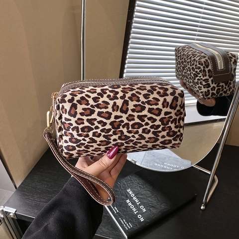 Trousse De Maquillage Imprimé Léopard Pochette De Toilette En Daim Rangement De Voyage À La Mode Avec Dragonne Style Rétro