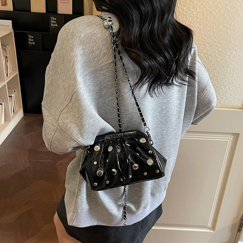 Geplooide Schoudertas Dames PU Lakleer Klinknagels Wolk Handtas Ketting Messenger Bag Klinknagel Decoratie Chique