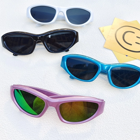 Y2K Retro Wrap Around Sunglasses For Women Sporty Futuristic Resin Frame PC Lenses UV400 Protection Trendy Eyewear