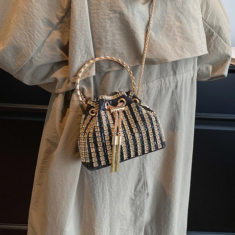 Damen Strass Abend Eimer Tasche Mit Metall Ring Griff Und Kordelzug Quaste Kette Schulterriemen PU Leder