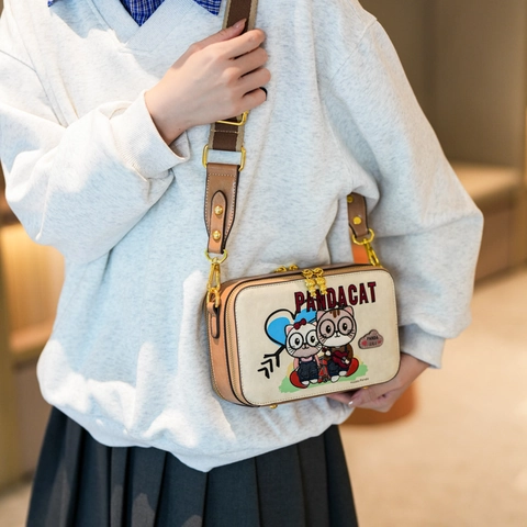 Cartoon Cat Print Shoulder Bag PU Leather Crossbody Camera Bag With Dual Zipper Bear Pullers And Wide Strap For Women