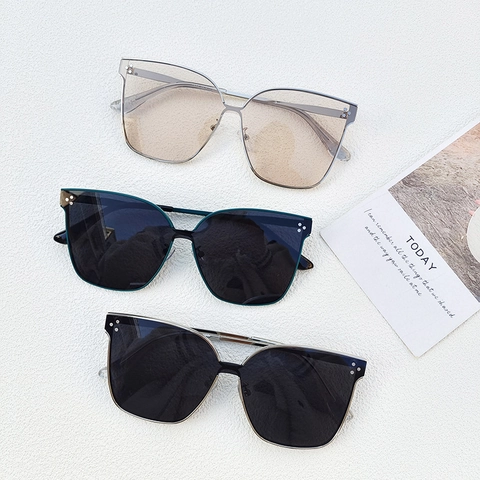 Oversized Square Sunglasses UV400 Protection Fashion Rivet Metal Resin Frame Eyewear For Women Men