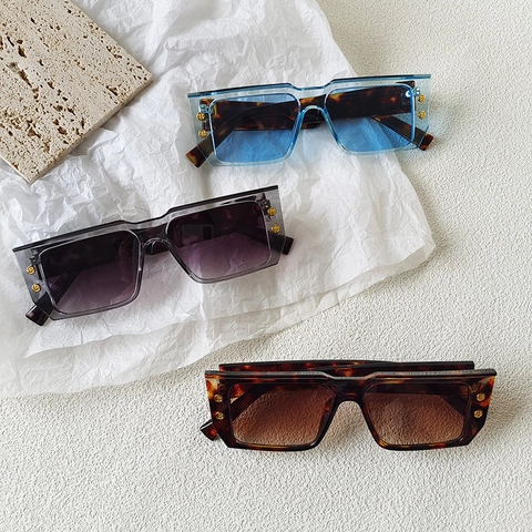 Fashion Square Sunglasses Large Frame Retro UV400 Protection Plastic Frame Metal Decor Trendy Oversized Eyewear For Men Women