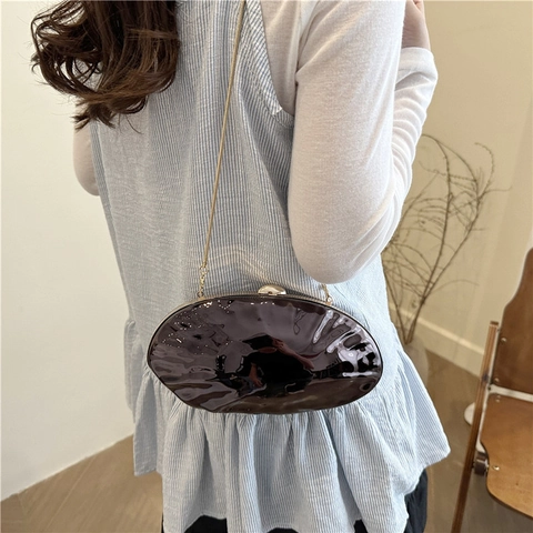 Dames Avondtas Clutch Metallic Golf Geplisseerd Harde Schaal Acryl Formeel Feest Bruiloft Crossbody Met Ketting