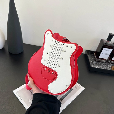Sac À Bandoulière Créatif En Forme De Guitare Cuir PU Rivet Musical Mode Sac À Épaule Pour Femmes Design Unique