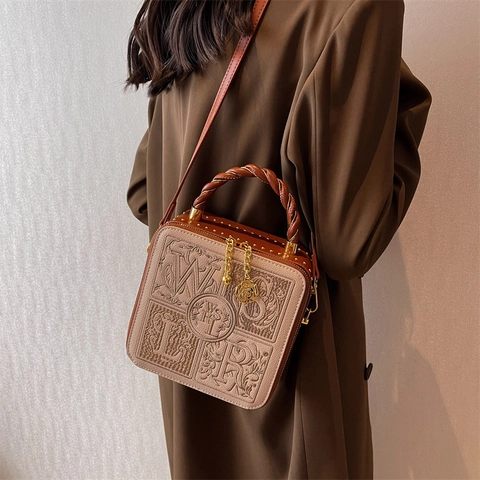 Borsa Box Vintage Da Donna In Pelle PU Ricamo Lettera Borchia Manico Intrecciato Borsa A Mano Tracolla