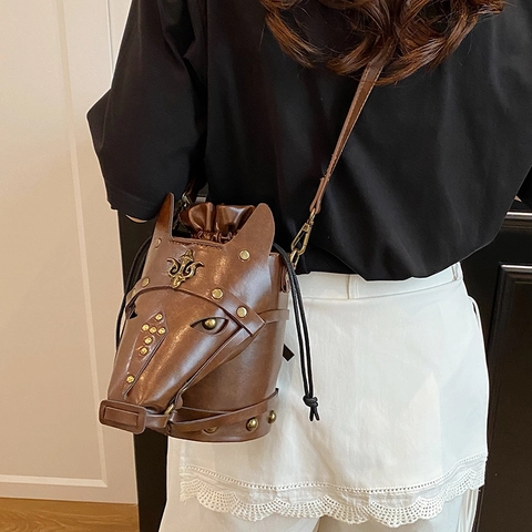 Creatieve Paardenhoofd Emmer Tas PU Leer Klinknagel Gothic Crossbody Tas Trekkoord Schoudertas Dames Retro Stijl