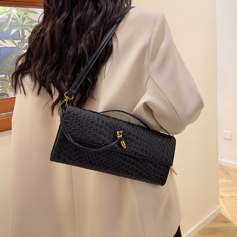 Sac À Épaule Tressé En Cuir PU Sac À Bandoulière Chic Avec Boucle Noeud Doré Style Enveloppe Pour Femmes Élégant