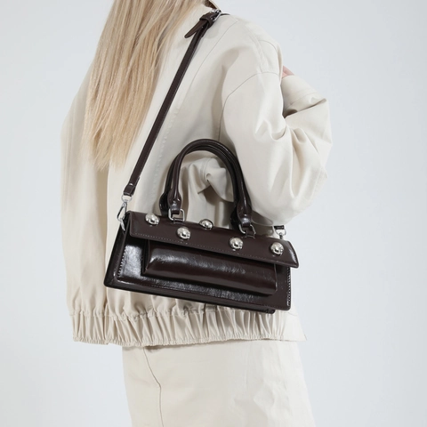 Mode Nieten Handtasche Glänzendes PU Leder Unterarm Schulter Umhängetasche Für Frauen Trendige Streetstyle
