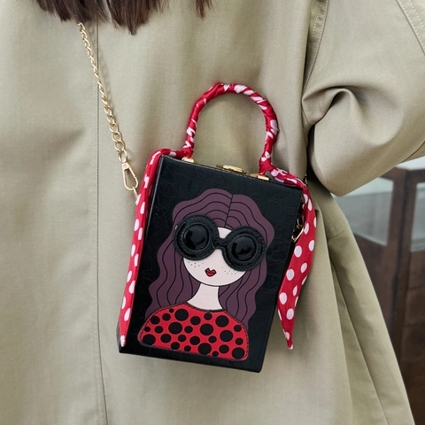 Sac À Main Boîte Cuir PU Impression Fille Lunettes De Soleil Dessin Animé Avec Poignée Foulard En Satin Et Bandoulière Chaîne Métallique Mode Femme